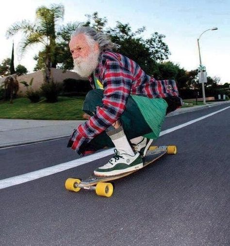 22 Things Your Grandparents Do Better Than You Skateboarding Quotes, Meant To Be Quotes, Elderly People, Mid Life Crisis, Old People, 인물 사진, Growing Old, Old Man, Getting Out