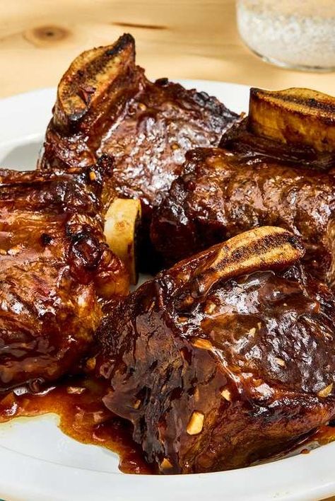 Beef Ribs In The Oven Easy, Roasted Short Ribs Oven, Beef Short Ribs In The Oven Recipe, Bone In Beef Short Rib Recipes Oven, Bbq Short Ribs Oven, Beef Short Ribs Marinade, Bone In Beef Short Rib Recipes, Short Beef Ribs Recipe, Oven Short Ribs Recipe