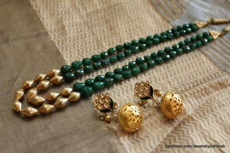 Beaded Necklace Designs, Black Beaded Jewelry, Beaded Jewels, Wedding Jewellery Collection, Gold Fashion Necklace, Gold Jewellery Design Necklaces, Green Beads, India Jewelry, Fancy Jewellery