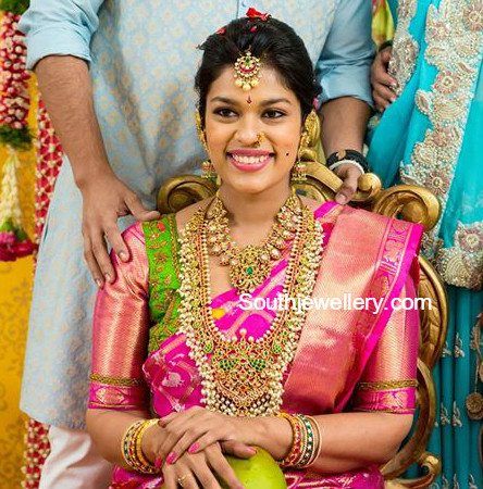 Sreeja's Pellikuthuru Function Jewellery Pellikuthuru Function, Latest Indian Jewellery, 22 Carat Gold Jewellery, Saree Bollywood, Saree Jewellery, Hindu Bride, Jewellery Indian, Om Namah Shivaya, 22 Carat Gold