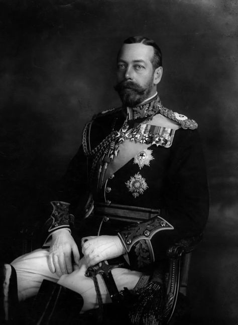 King George V Queen Victoria Descendants, Royal Lineage, Princess Alexandra Of Denmark, British Army Uniform, Order Of The Garter, King Edward Vii, King George V, Royal King, King Edward