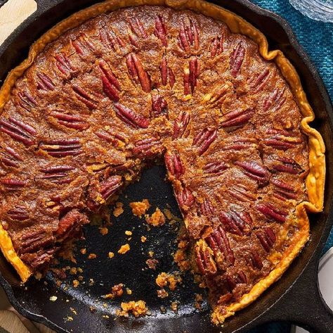 Southern Pecan Pie, Chocolate Pie Recipes, Chocolate Pie, Never Go Back, Chocolate Pies, Prop Styling, Iron Skillets, Iron Skillet, Pie Plate