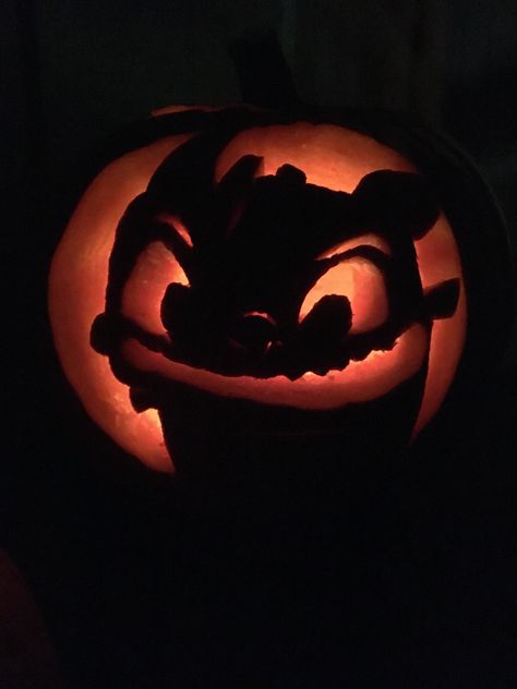 Pumpkin Carving Ideas Toothless, Pumkin Carving Toothless, Pumpkin Carving How To Train Your Dragon, Toothless Pumpkin Carving, Toothless Pumpkin, Dino Pumpkin Carving Ideas, Pumpkin Carving Ideas Game Of Thrones, Horror Character Pumpkin Carving, Mha Pumpkin Carving