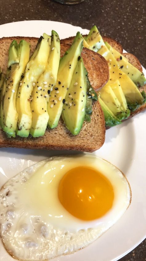 Healthy Breakfast Snapchat Stories, Snap Breakfast, Breakfast Snaps, Breakfast Snapchat Stories, Breakfast Snap, Toast Egg, Avocado Toast Egg, Makanan Diet, Food Drink Photography