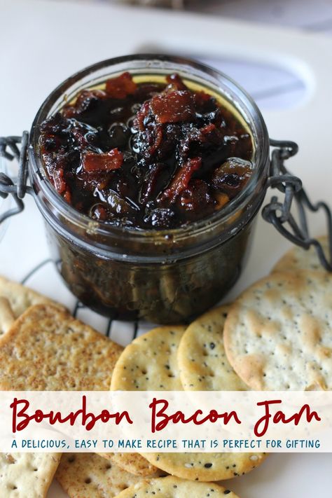 This Bourbon Bacon Jam makes an amazing gift (it's perfect for the bacon loving guy in your life!) and is definitely something that needs to get addded to your homemade list ASAP! Bourbon Bacon Jam Recipe, Best Bacon Jam Recipe, Onion Bacon Jam, Bourbon Bacon Jam, Bacon Jam Burger, Bacon Onion Jam, Bacon Jam Recipe, Bourbon Bacon, Jam Recipes Homemade