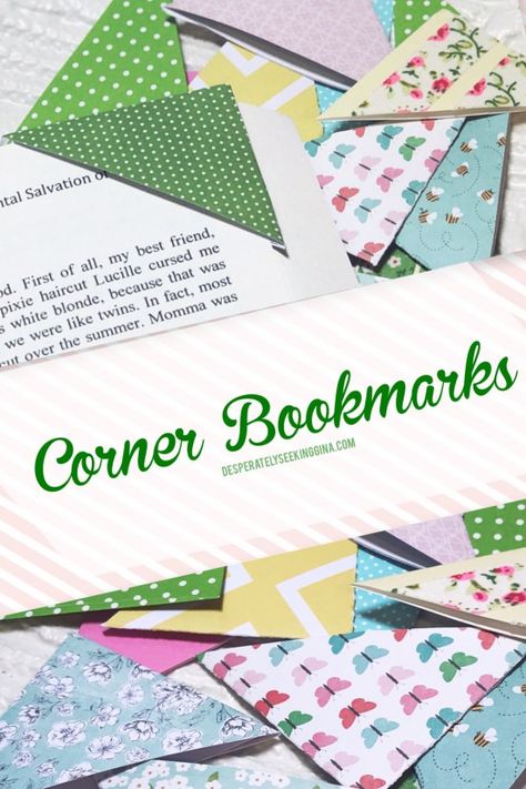 Make a simple, but oh-so-cute, corner bookmark out of junk-mail envelopes or your favorite patterned scrap book paper. Origami Bookmark Corner, Bookmark Diy, Origami Bookmark, Corner Bookmark, Bookmark Craft, Bookmark Template, Corner Bookmarks, Useful Origami, Paper Bookmarks