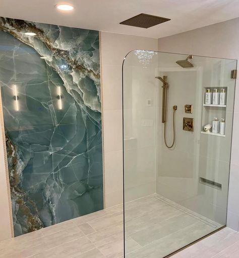 Gold And Turquoise Bathroom, Bagno Calacatta Gold, Porcelain Slabs Shower Walls, Chic Modern Bathroom, Tile For Shower Walls, Blue Marble Bathroom, Bathroom Feature Wall Tile, Modern Bathroom Trends, Small Half Bathroom