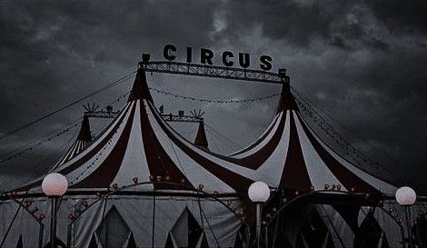 Black And White Circus, Creepy Circus, Images Terrifiantes, Magic Realms, Circus Aesthetic, Aesthetics Tumblr, Dark Circus, Night Circus, Laughing Jack