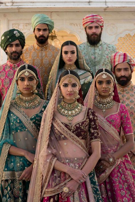 Sabyasachi Collection, Sabyasachi Bridal, Fashion Show Themes, Saree Bollywood, Indian Bridal Wear, Spring Couture, Indian Couture, Bridal Jewellery Indian, Group Of People