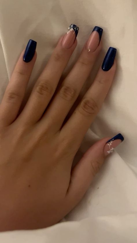 Nails Ideas Coffin Medium, Greece Nails Square, Nails Inspiration Navy Blue, Navy Square Nails, Dark Navy Blue Nails Acrylic, Navy Blue Summer Nails, Navy Blue Nails Coffin, Navy Blue Nails Square, Navy Blue Nails Prom