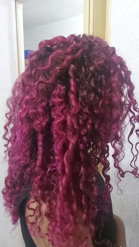 Fuschia Hair Black Women, Bright Pink Curly Hair, Magenta Curly Hair, Hot Pink Curly Hair, Pink 4c Hair, Cherry Purple Hair, Y2k Hair Dye, Curly Hair Dye Ideas, Purple Curly Hair