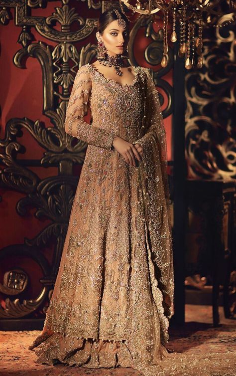 Copper Lehenga, Artistic Outfits, Green Sharara, Sequin Lehenga, Kurta Lehenga, Sharara Set, Pakistani Dress Design, Net Dupatta, Pakistani Designers