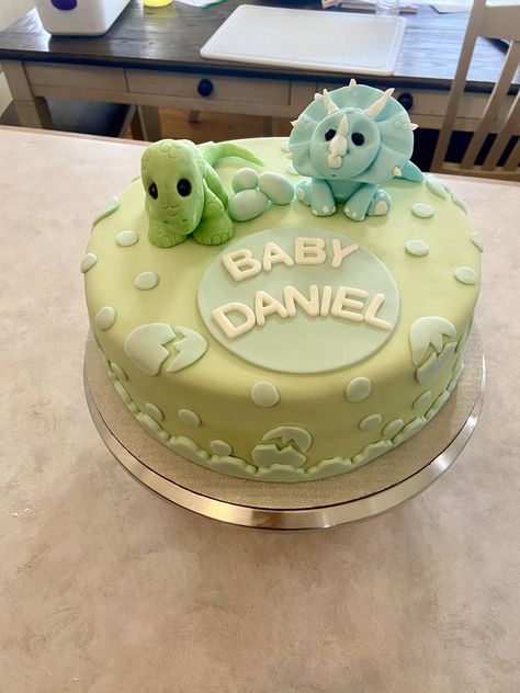 Dinosaur Cake Baby Shower Ideas, Hatching Soon Cake, Dinosaur Boy Baby Shower Ideas, Land Before Time Baby Shower Ideas, Baby Shower Dinosaur Cake, Baby Dinosaur Baby Shower Ideas, Dino Baby Shower Cake, Hatching Soon Baby Shower Ideas, Dinosaur Themed Baby Shower Ideas