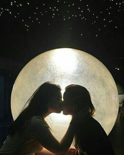 ❅;; ''Lesbian'' pictures ❅ - ❅ [10] - Wattpad Ty A Ja, People Kissing, Ian Curtis, Want A Girlfriend, Girlfriend Goals, Haruki Murakami, Me And Her, Could Be Us, Photo Couple