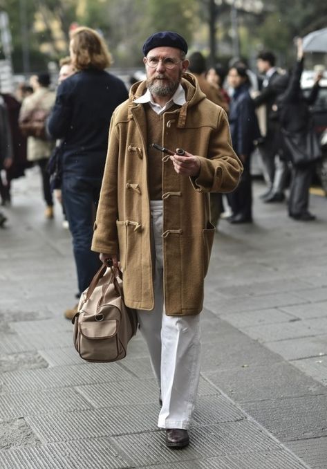 Beret Outfit Men, Duffle Coat Outfit, Duffel Coat, Der Gentleman, Gents Fashion, Brown Vest, American Casual, Mens Fashion Inspiration, Mens Outfit Inspiration