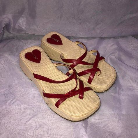 Look what I just found on Depop 🙌 https://depop.app.link/sjwhkSnz7qb Virtual Wardrobe, Platform Flip Flops, Funky Shoes, Baggy Style, Pretty Clothes, Heeled Loafers, Y2k 2000s, Vintage Sweaters, Womens Flip Flop