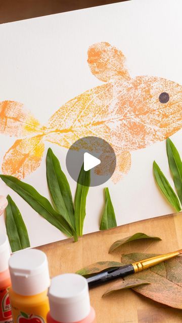 Senior Summer Crafts, Leaf Painting For Kids, Senior Crafts, Chinese New Year Crafts For Kids, Leaf Butterfly, Fish Craft, Happy School, Fish Activities, Lovely Moments