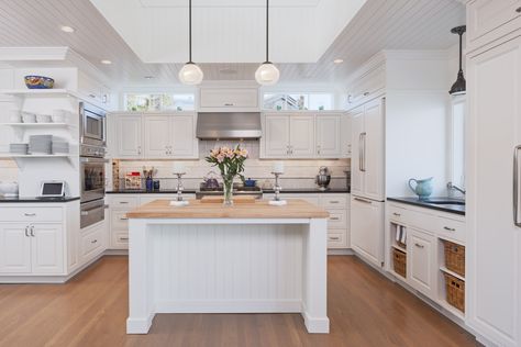 Kitchen with transom windows + cupola above Craftsman Kitchens, Beach Style Kitchen, Above Kitchen Cabinets, U Shaped Kitchen, Transom Windows, Beach House Interior, Kitchen Models, Divine Design, Kitchen Plans