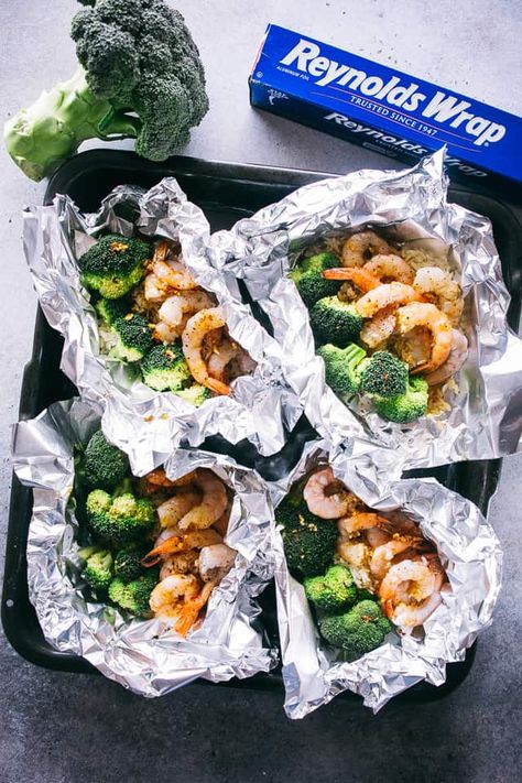 Shrimp Foil Packets with Broccoli and Rice - Must-Try, Easy Shrimp Recipe Shrimp Foil Packets Oven, Grill Packets, Shrimp Foil Packets, Hobo Meals, Foil Recipes, Rv Meals, Foil Meals, Salmon Foil Packets, Camp Meals