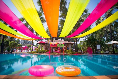 Holi Decor, Sangeet Ideas, Pool Wedding Decorations, Neon Pool Parties, Wedding Pool Party, Pool Shade, Pool Party Themes, Sunset Party, Party Decoration Ideas