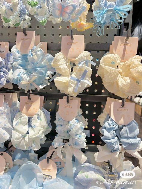 Hair Bow Display, Heart Hair Pin, Classy Accessories, Summer Fashion Dresses Casual, Craft Hacks, Baby Dress Diy, Kawaii Hair Clips, Diy Hair Scrunchies, Bridal Jewellery Inspiration