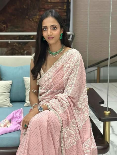 Lakshmi Pranati: A Vision in Pink Elegance!! – South India Fashion Pink Saree With Emerald Jewellery, Pink Georgette Saree, Jr Ntr, Elegant Wear, Saree Floral, Latest Designer Sarees, Saree Blouse Patterns, Designer Saree Blouse Patterns, Georgette Saree