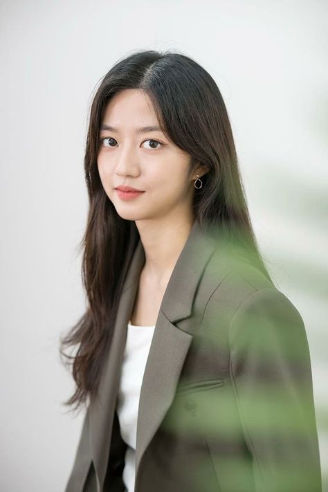 #ACTRESS #KIMHYUNSOO 💖 Kim Hyeon Soo, Kim Hyunsoo, Penthouse Drama, Kim Hyun-soo, Jo Soo-min, Cast Pictures, Wealthy Women, The Penthouse, Korean Star