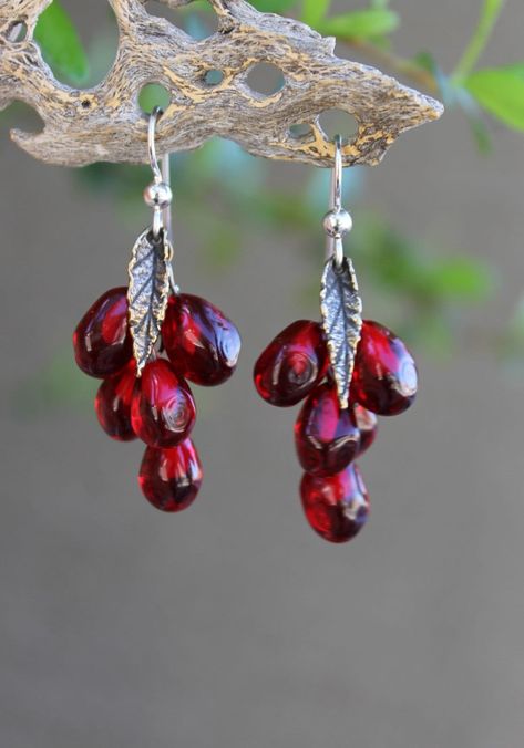 Glass Pomegranate, Color Seeds, Beautiful Items, Pomegranate Seeds, Handmade Brass, Earrings Red, Red Earrings, Cluster Earrings, Glass Material