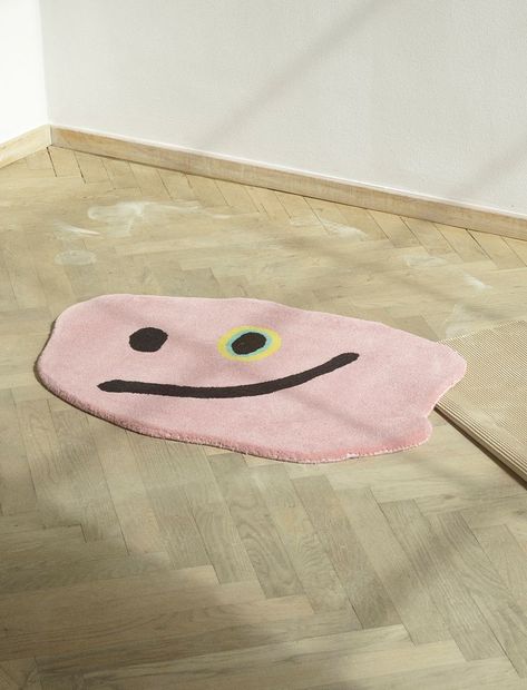 Shoplifter Rug for HAY x CHART Art Fair 2016 Funky Rugs, Hay Design, Shop Ideas, On The Floor, Cool Rugs, Tufted Rug, Art Fair, Smiley Face, 인테리어 디자인