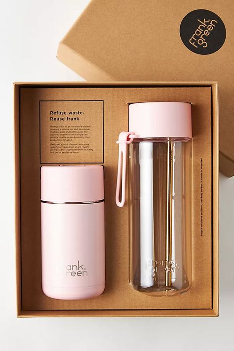 Tumbler Packaging Ideas, Bottle Packaging Ideas, Water Bottle Packaging, Tumbler Packaging, Coffee Flask, Anthropologie Holiday, Trendy Water Bottles, Desain Pantry, Fancy Pens