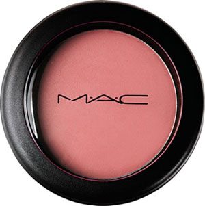 MAC blush! Mac Cream Blush, Kuas Makeup, Koleksi Makeup, Mac Blush, Alat Makeup, 90s Makeup, Makeup Accesories, Makeup Aesthetic, Elf Makeup