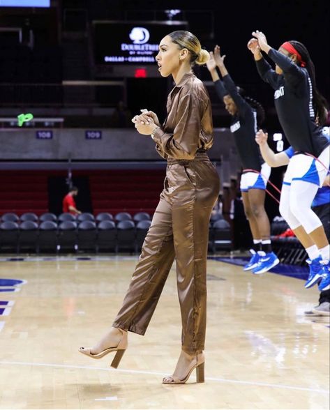 Female Coach Outfits, Coach Attire, Coach Game Day Outfit, Coaching Outfits, Shiny Outfits, Confident Outfit, Coach Outfits, Satin Clothing, Coach Fashion