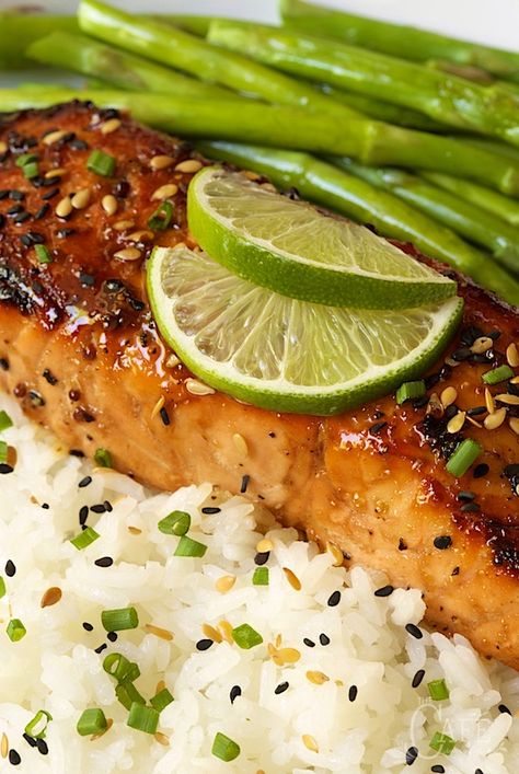 This Honey Bourbon Glazed Salmon is deliciously company worthy, yet everyday easy! The sweet, sticky, spicy, gingery glaze/drizzling sauce is unbelievable! Bourbon Salmon, Bourbon Glazed Salmon, Salmon Glaze Recipes, Honey Bourbon, Bourbon Glaze, Salmon Seasoning, Salmon Dishes, Glazed Salmon, Baked Salmon