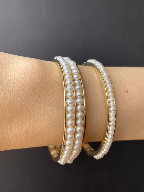 Wedding Pearl Bracelet, Pearl Bangles Gold, Bangles Bridal, Bracelets Wedding, Pearl Bangles, Pearl Bangle Bracelet, Pearl Bracelet Wedding, Jewelry Halloween, Pearl Bangle