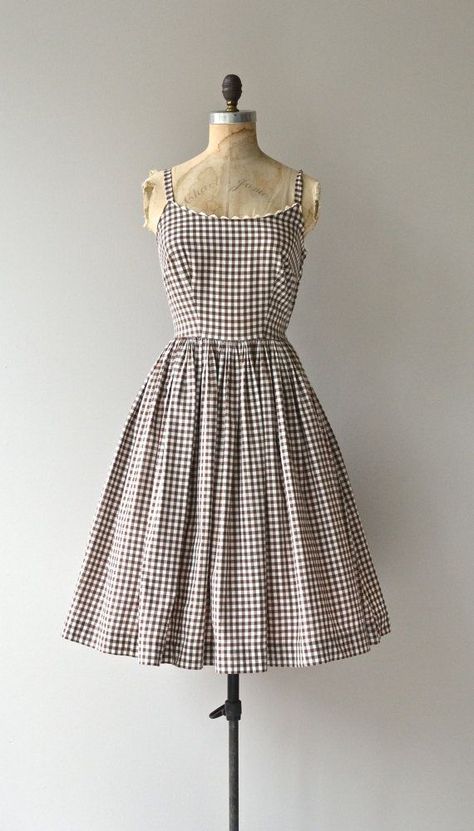 Roadside Picnic, Vintage Outfits Retro, Vintage Summer Outfits, Late 30s, Vintage Fashion 1950s, Vintage 1950s Dress, Outfits Retro, Picnic Dress, Clothes Vintage