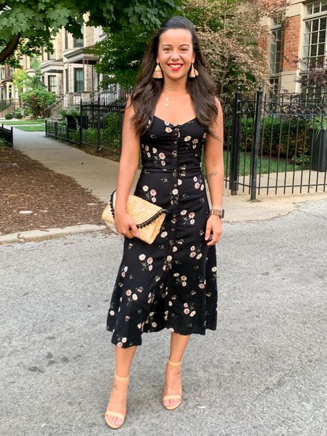 What To Wear On A First Date + Date Night Outfit Ideas | Ways Of Style Date Night Outfit Dress, Cute Date Night Outfits, Casual Date Night Outfit, Dinner Date Outfits, First Date Outfits, Dress Date Night, Date Night Dress, Summer Capsule Wardrobe, Night Dress For Women