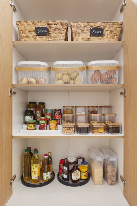 How to create an Insta-worthy pantry using bargain Big W buys - The Interiors Addict Potato Organization, Organised Kitchen, Baking Organization, Stocked Pantry, Vintage Pantry, Pantry Layout, Solar Punk, Organized Pantry, Pantry Organisation