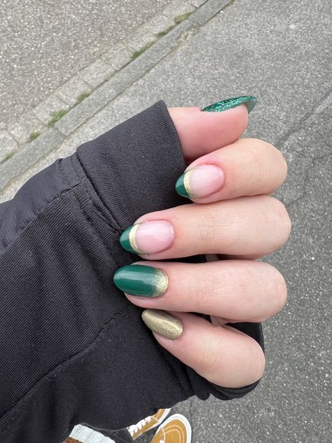 Nails green short nails marvel loki acrylic nails Loki Acrylic Nails, Loki Themed Nails, Marvel Nails Short, Marvel Gel Nails, X Men Nails, Lord Of The Ring Nails, Marvel Nails Simple, Simple Marvel Nails, Loki Nails Designs