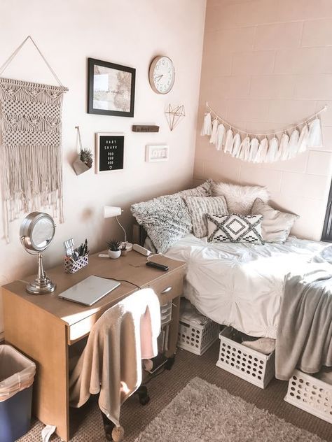 College Bedroom Decor, Cozy Dorm Room, Dorm Sweet Dorm, College Bedroom, Apartment Goals, College Dorm Room Decor, Dorm Room Designs, Dorm Inspo, Dorm Room Organization