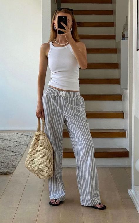 The Hamptons Outfit Summer, Hamptons Outfit Summer, Striped Linen Pants Outfit, Maine Vibes, Europe Fits, Stripe Pants Outfit, Hamptons Outfit, Portugal Summer, Holiday Fits