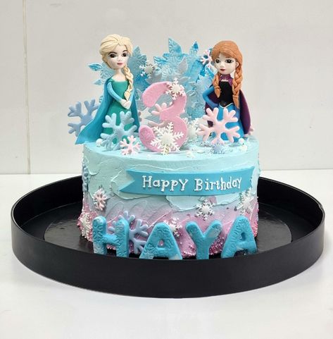 Elsa Fondant, Elsa Anna Cake, Anna Character, Elsa Character, Cake 2023, Birthdays Cakes, Freeze Cream, Anna Cake, Cakes Fondant