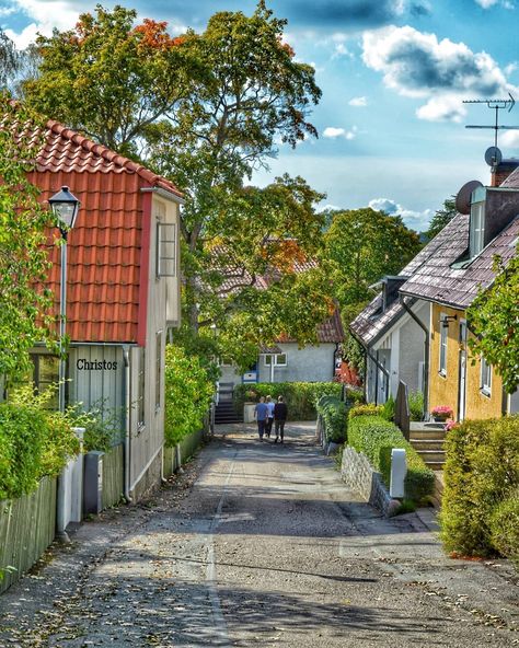 Sweden Village, Sigtuna Sweden, Sweden Street, Swedish Village, Sweden Home, Sweden Aesthetic, Sweden Nature, Sweden Style, Sweden House