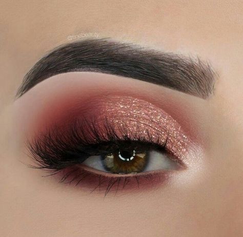 Rose Gold Eye Makeup, Halloweenský Makeup, Make Up Designs, Make Up Gold, Gold Eyeliner, Mekap Mata, Makeup Sephora, Gold Eye Makeup, Makeup Pengantin