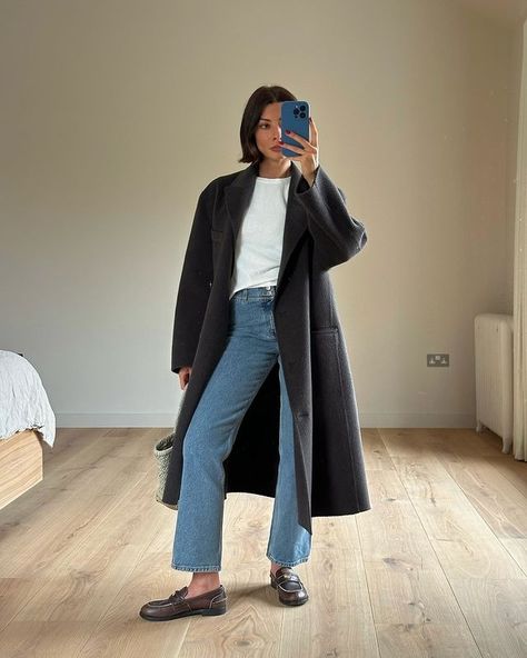 Marianne Smyth (@smythsisters) • Instagram photos and videos Marianne Smythsisters, Fall Outfits With Jeans, Stylish Jeans Outfit, White Top And Blue Jeans, Simple Sneakers, Outfits With Jeans, Double Denim Looks, Parisian Outfits, Long Black Coat