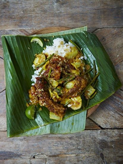 Anna Friel's Balinese pork stew Easy Chilli, Anna Friel, Homemade Curry, Pork Stew, Jamie Oliver Recipes, Fresh Turmeric, Slow Cooked Beef, Indonesian Food, Jamie Oliver