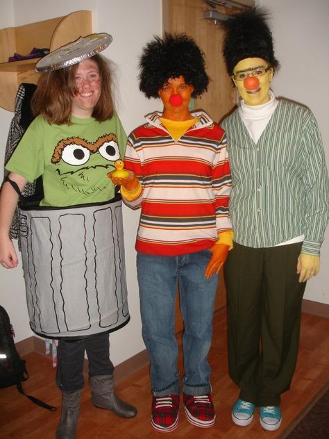 Homemade Halloween costumes! Bert,Ernie and Oscar the Grouch! Now to figure out what to be this year.... Ernie Costume, Bert And Ernie Costume, Homemade Pirate Costumes, Ernie Und Bert, Pirate Costume Kids, Bert And Ernie, New Halloween Costumes, Bert & Ernie, Halloween Costumes College Girls