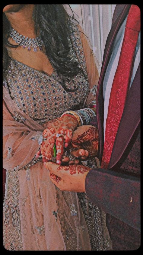 Roka Ceremony Snapchat, Ring Ceremony Snapchat Story, Fake Engagement Snap, Baat Pakki Snapchat, Engagement Snapchat Stories, Engagement Snap, Engagement Snapchat, Bride Fashion Photography, Wedding Outfits For Women