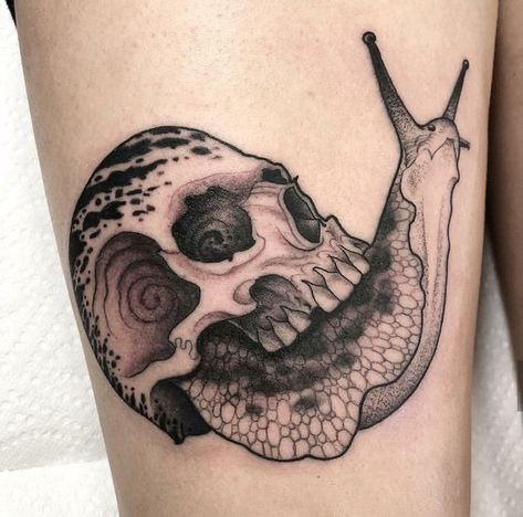 Small Skull Tattoo, Snail Tattoo, Shell Tattoos, Mushroom Tattoos, Spooky Tattoos, Skull Tattoo Design, Snake Tattoo, Skull Tattoos, Dope Tattoos