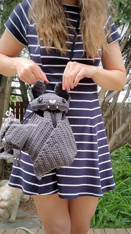 Crochet Bat Bag Free Pattern, Crochet Backpack Bat, Bat Bag Crochet Pattern, Crochet Bat Bag, Bat Purse Diy, Bat Crochet Bag, Bat Bag, Bat Corset Crochet, Bat Purse