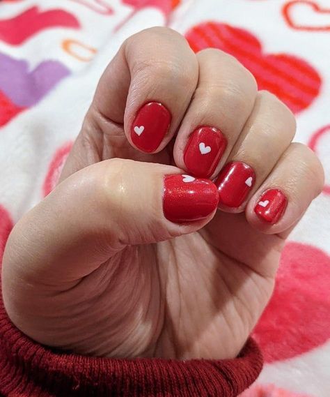 Red Nails White Heart, Nails White Heart, Simple Red Nails, Red And White Nails, December Nails, Nails White, Soft Nails, White Hearts, New Year's Nails